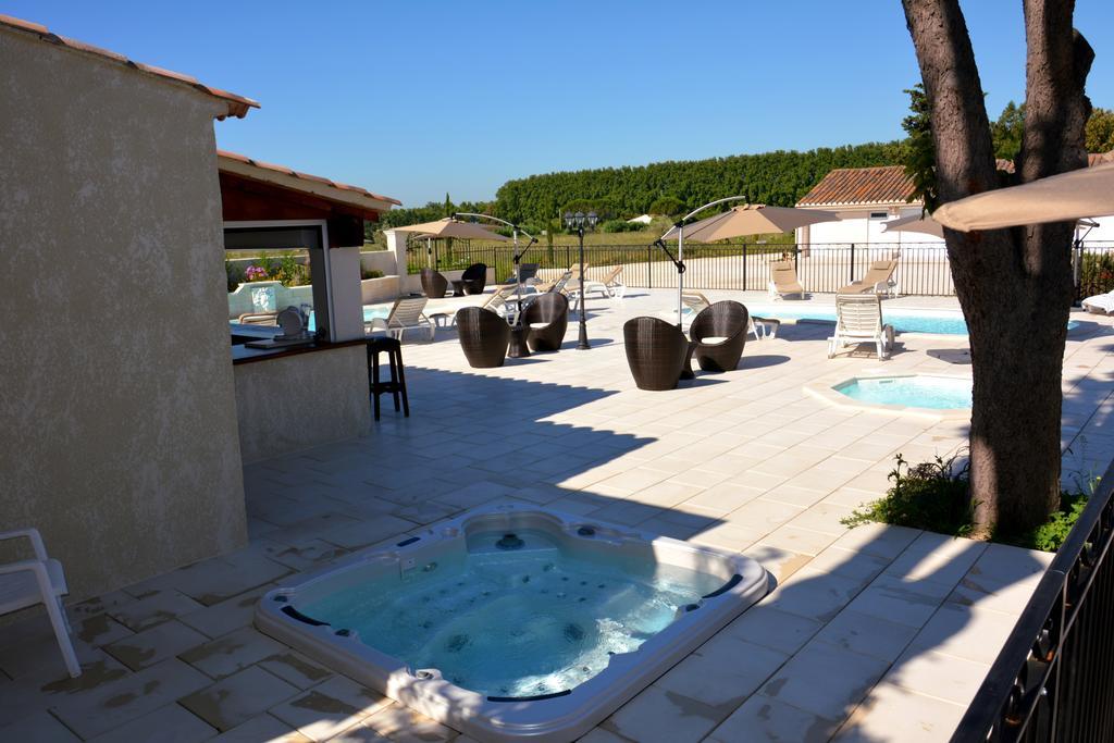 Le Mas De La Feniere Arles Ngoại thất bức ảnh